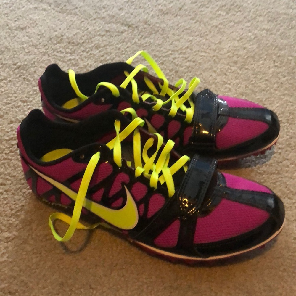 NWT Nike Sprint Shoes Size 7